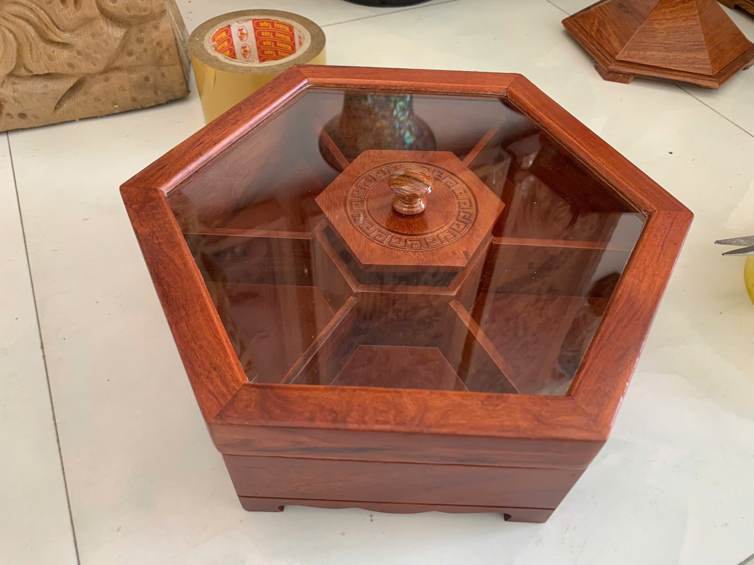 Khay bánh kẹo vuông gỗ hương đá