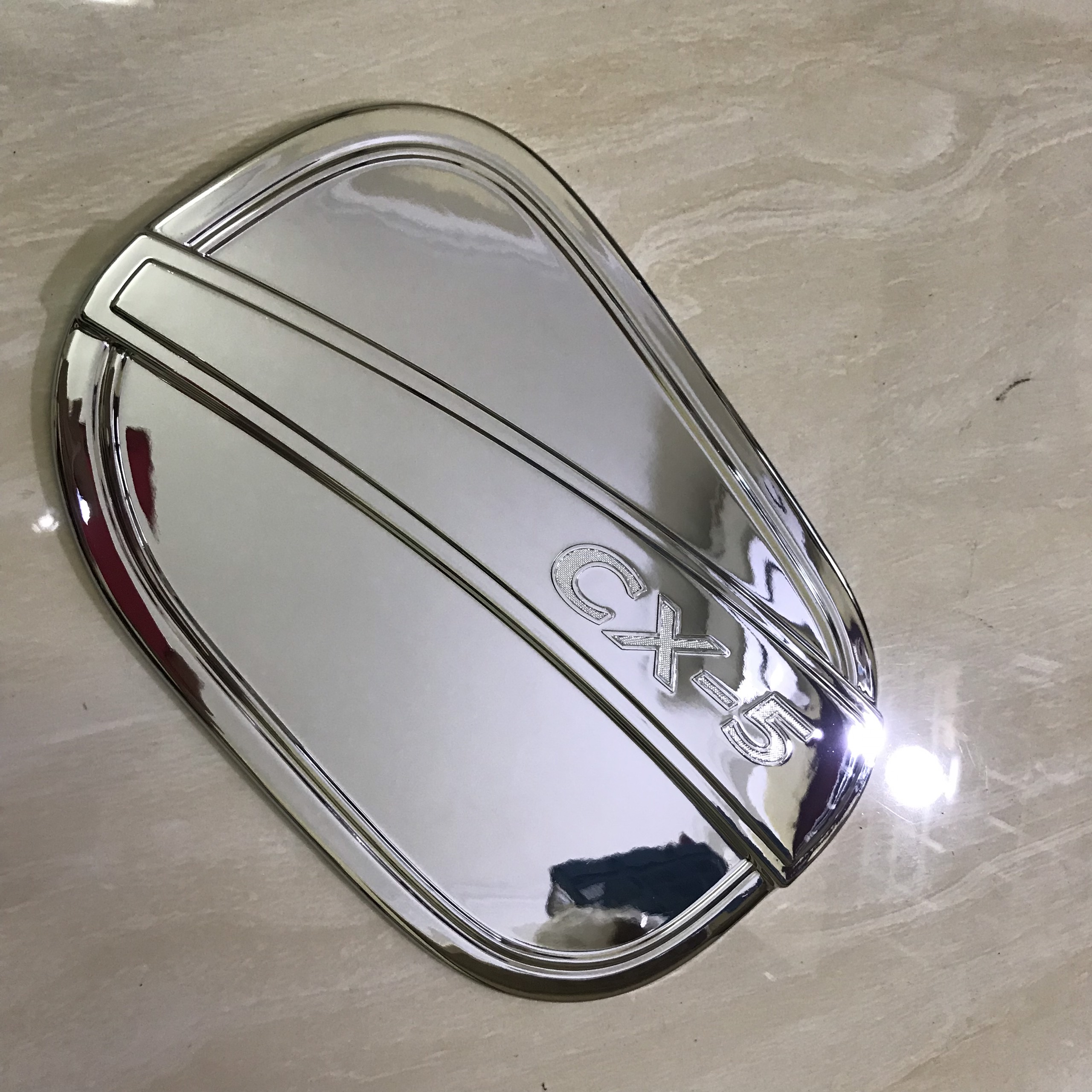 Ốp nắp bình xăng Mạ crom cho xe Mazda Cx5 2017-2023