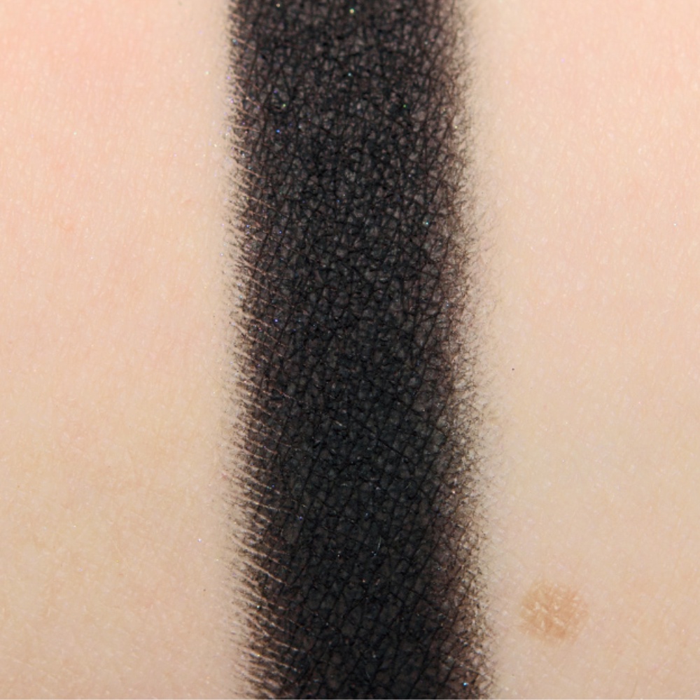 Phấn Mắt Urban Decay Eyeshadow Black Out