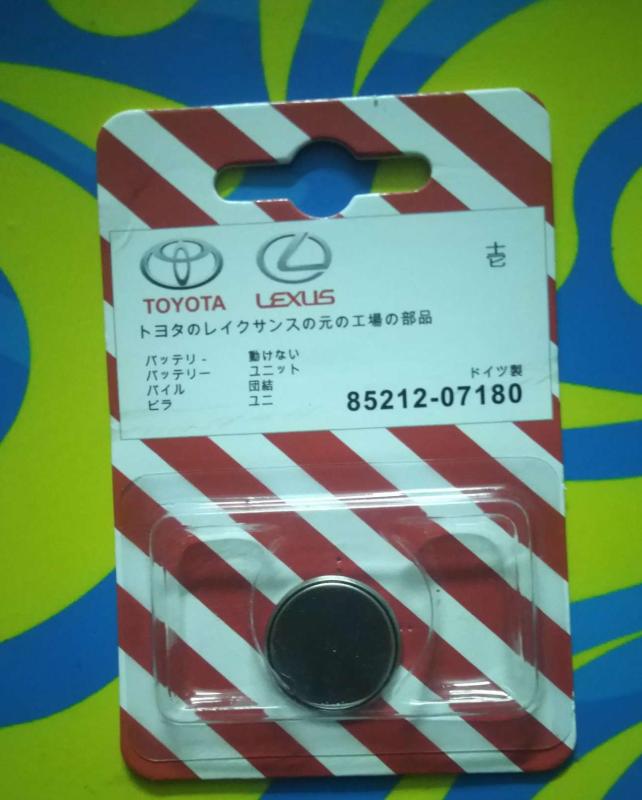 Pin CR2016 Hãng Toyota , dùng cho remote xe Camry ,Yaris , Fortuner ,Inova ,Vios
