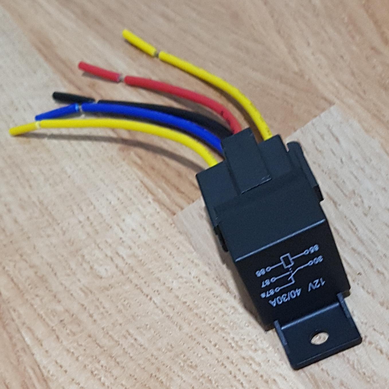 Rơ le trung gian 5 chân 12V-40A có cả đế cắm dây