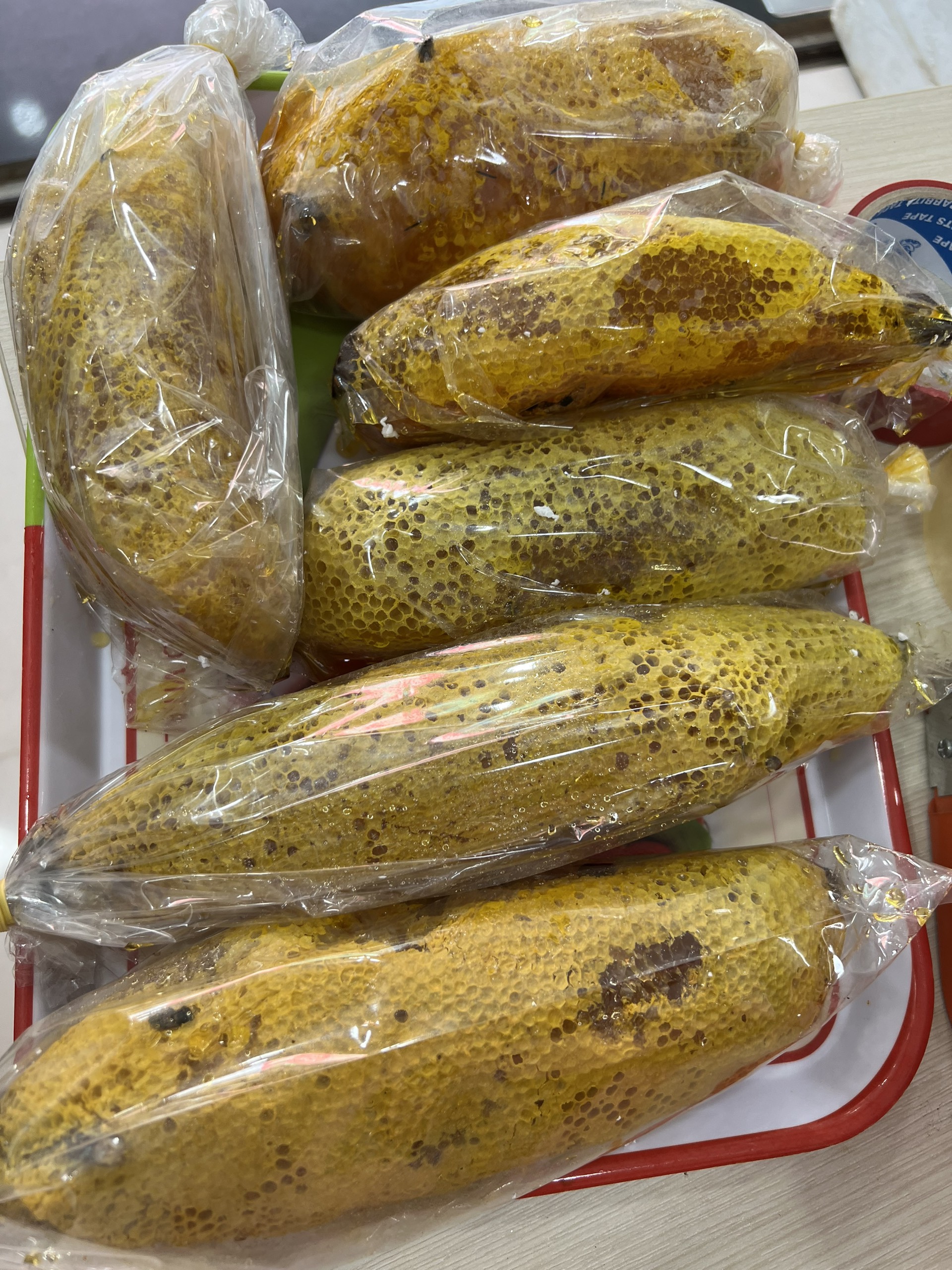 Tổ ong ruồi thiên nhiên