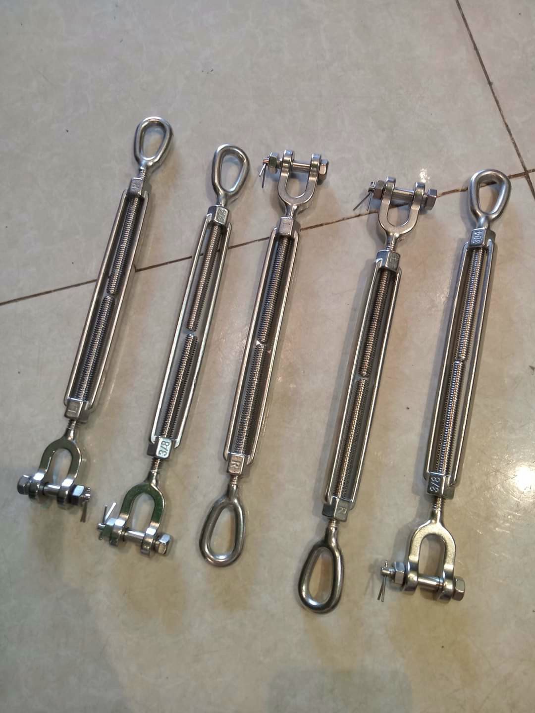 Tăng đơ inox 304 1 đầu tròn 1 đầu mani M10 capthepsaigon