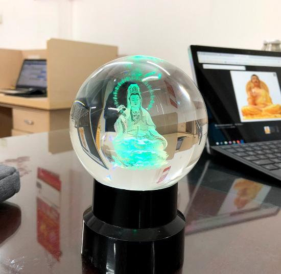 Quả cầu phong thủy tặng kèm đế gỗ
