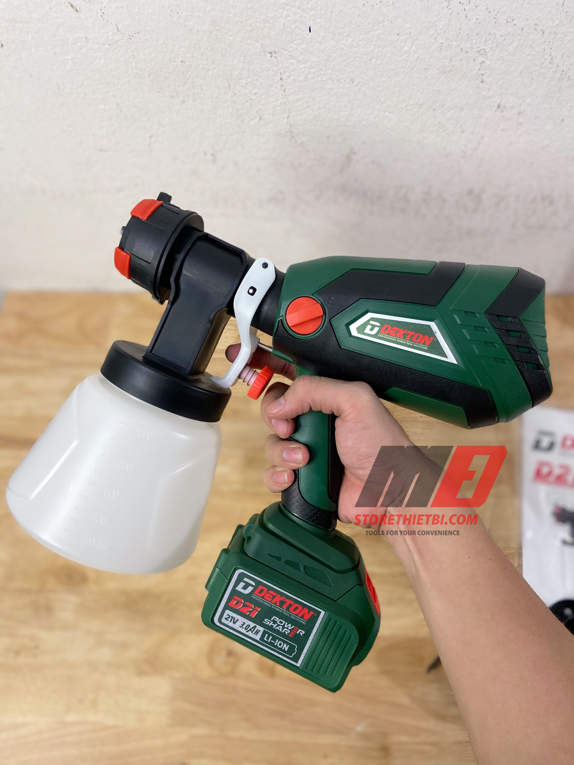Máy phun sơn dùng pin D21 Dekton D21-MPS1000
