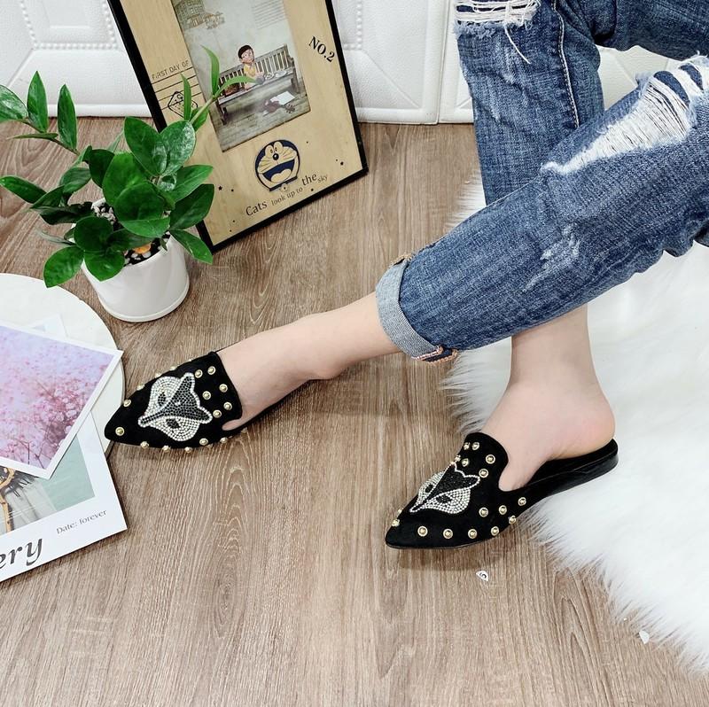 Dép bít mũi nữ đính đá hình mặt cáo