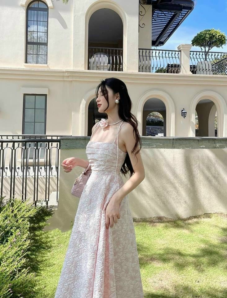 Đầm gấm tapta kèm dây cổ đính hoa