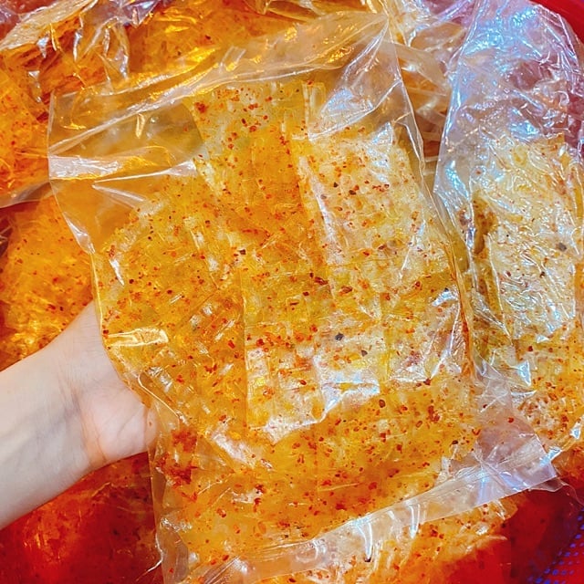 Bánh tráng miếng tỏi khô bò