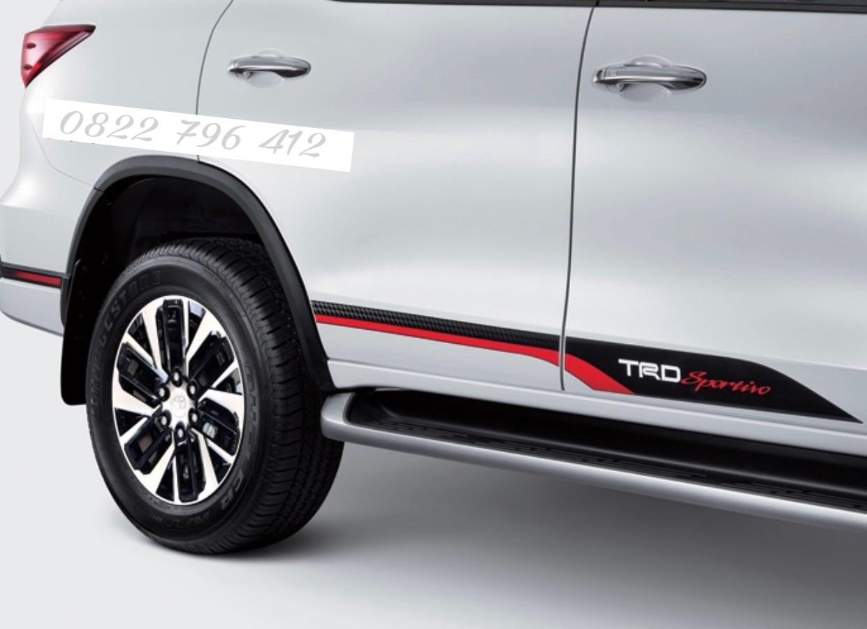 Tem dán sườn xe Fortuner mẫu 2020