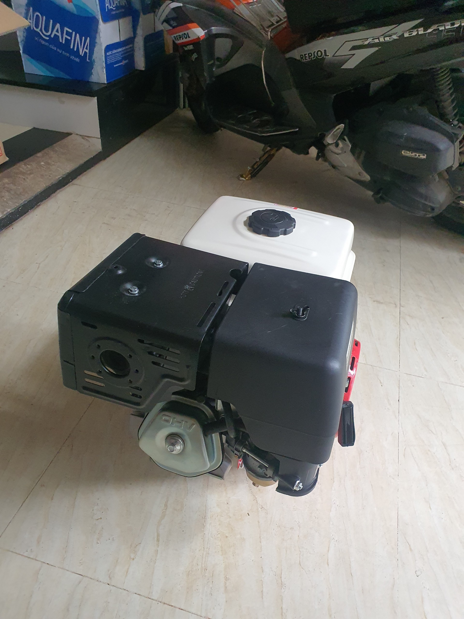 Động cơ xăng Vikyno 188F (13HP) cốt thẳng