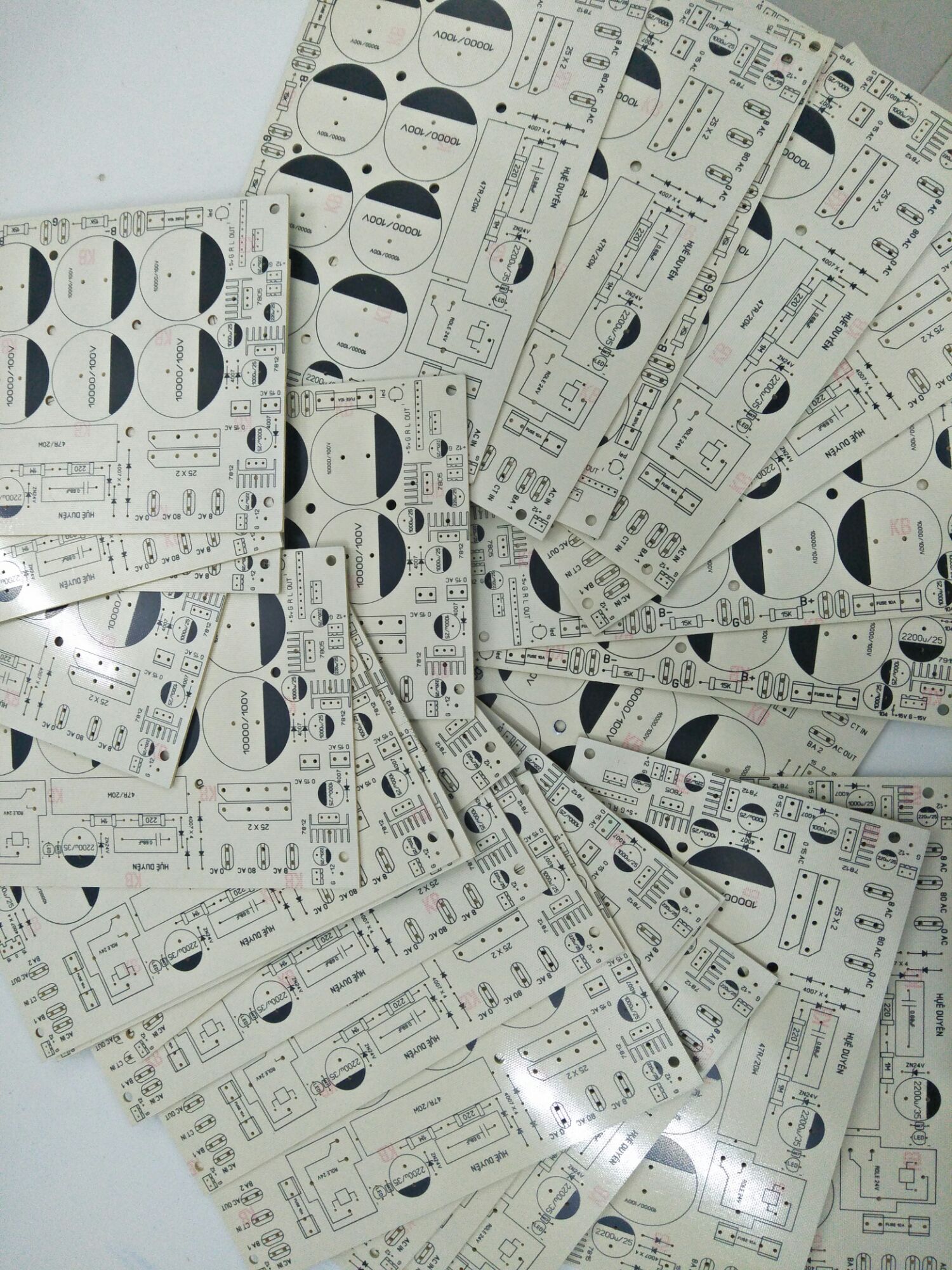 Pcb nguồn 8 tụ bo sợi, có phần mềm khởi động