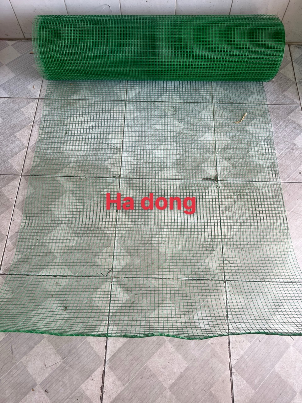 ( Khổ cao 1m2 ) Lưới sắt bọc nhựa mắt lưới màu xanh ( ô vuông rộng 1.2cm )