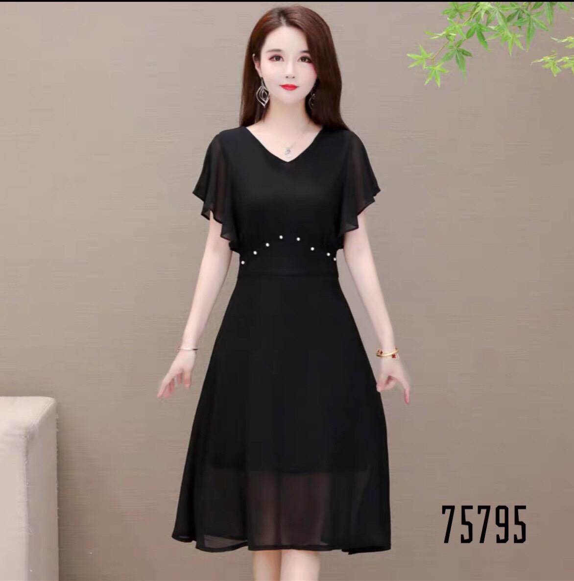 Đầm dự tiệc màu đen thu hút quyến rũ
