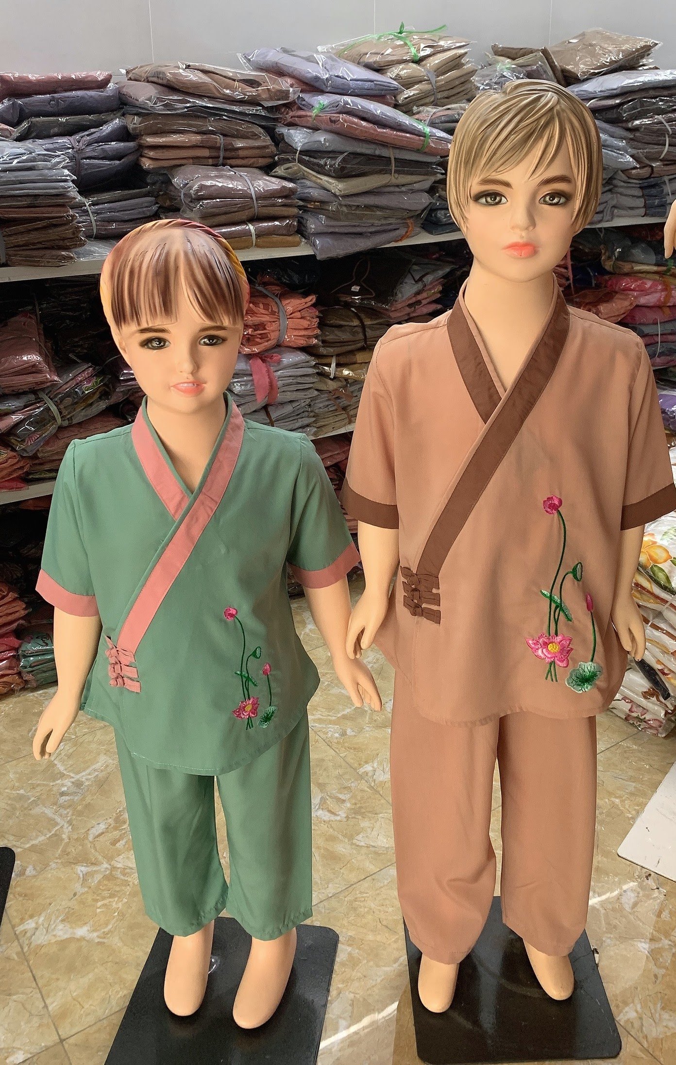 Đồ lam đi chùa bé gái mẫu 3 nút