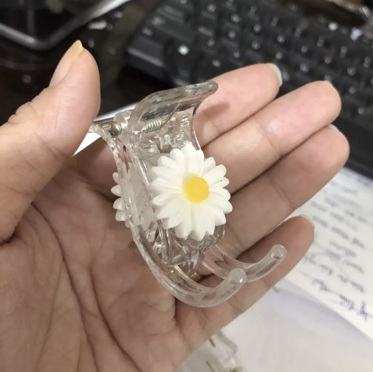 Kẹp càng cua 3 răng - 5 răng trong suốt đính hoa cúc pkhn0231