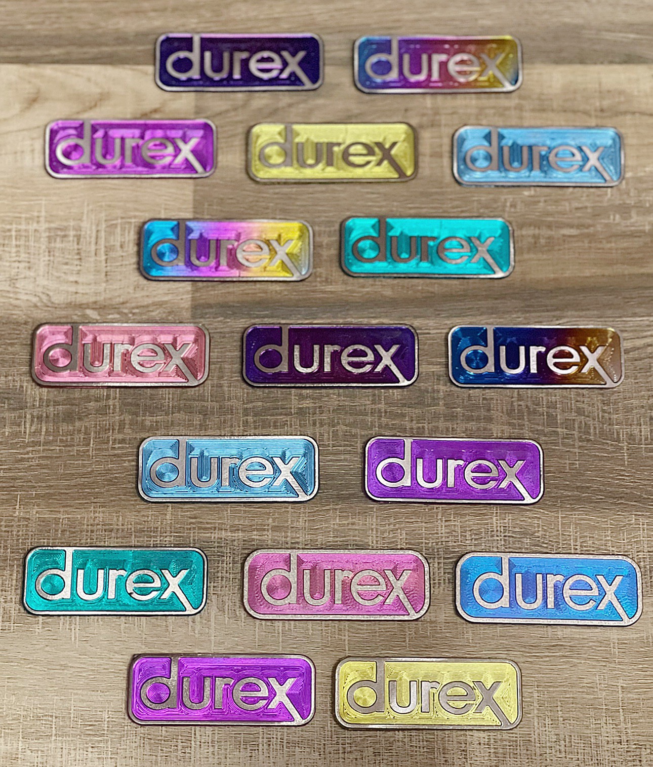 TEM TITAN LOGO DUREX (Màu ngẫu nhiên)