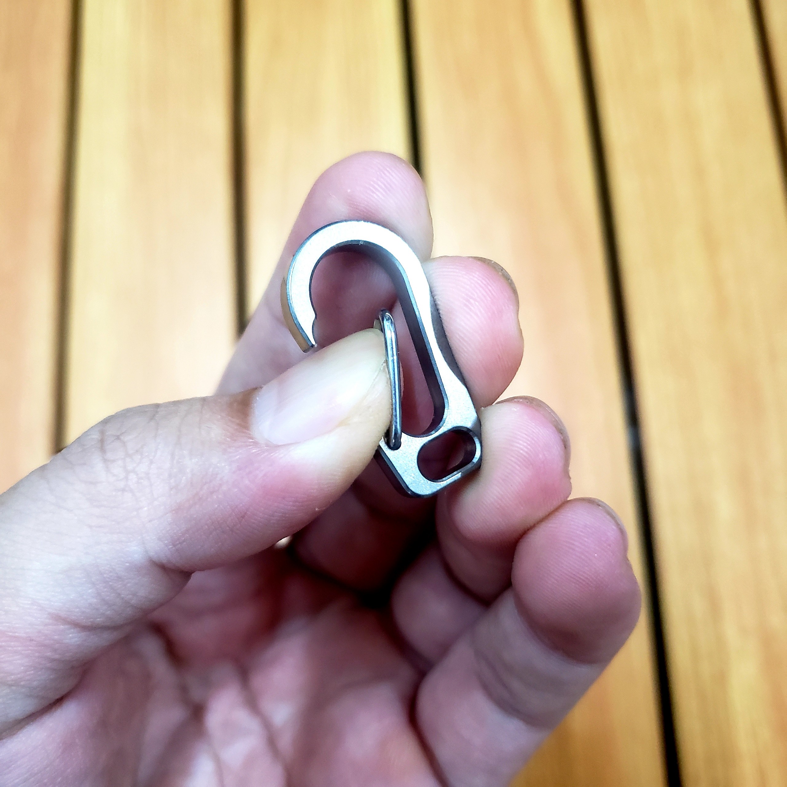 Móc khóa Titanium kiểu dáng basic kích thước 5cm/3cm