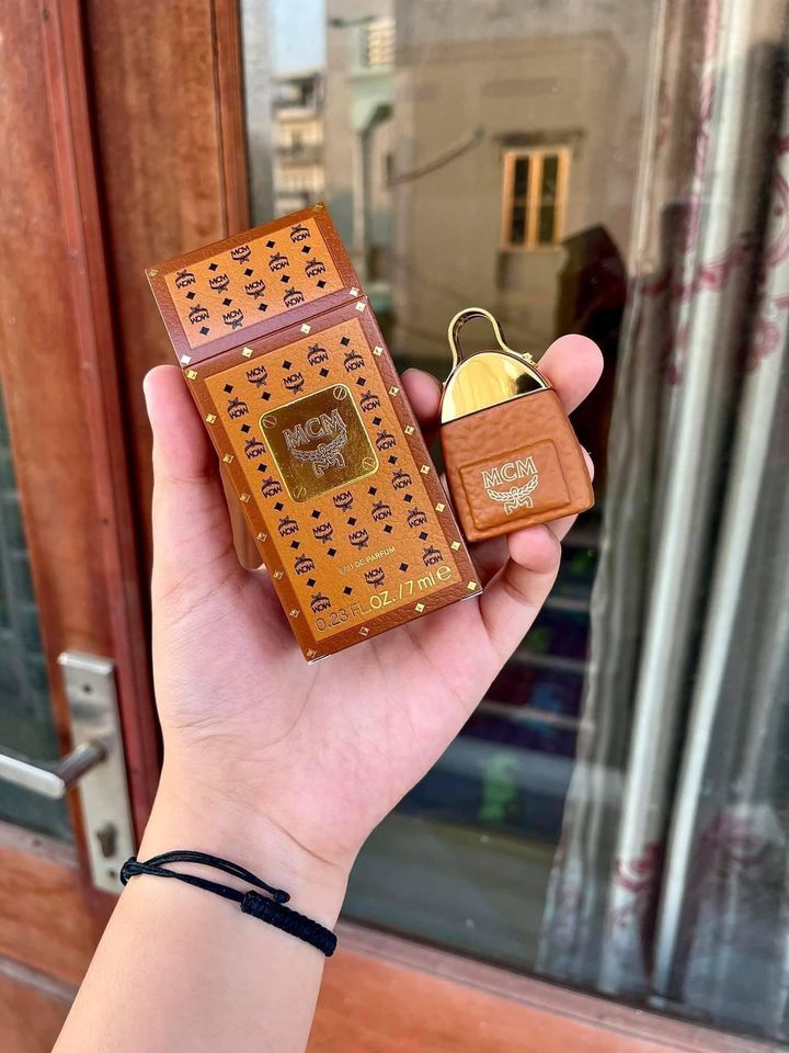 NƯỚC HOA MINI HÌNH BALO MCM