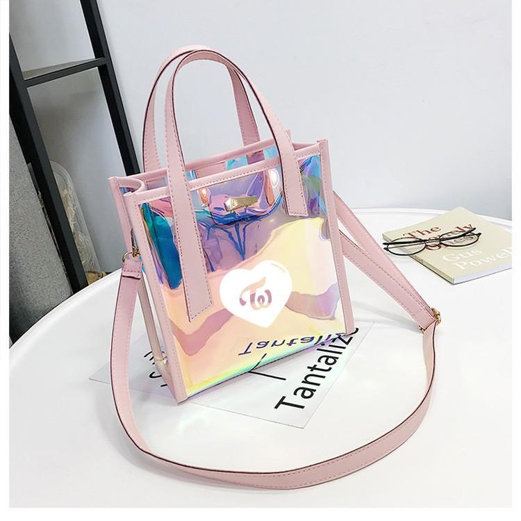 Túi xách hologram TWICE đầy màu sắc