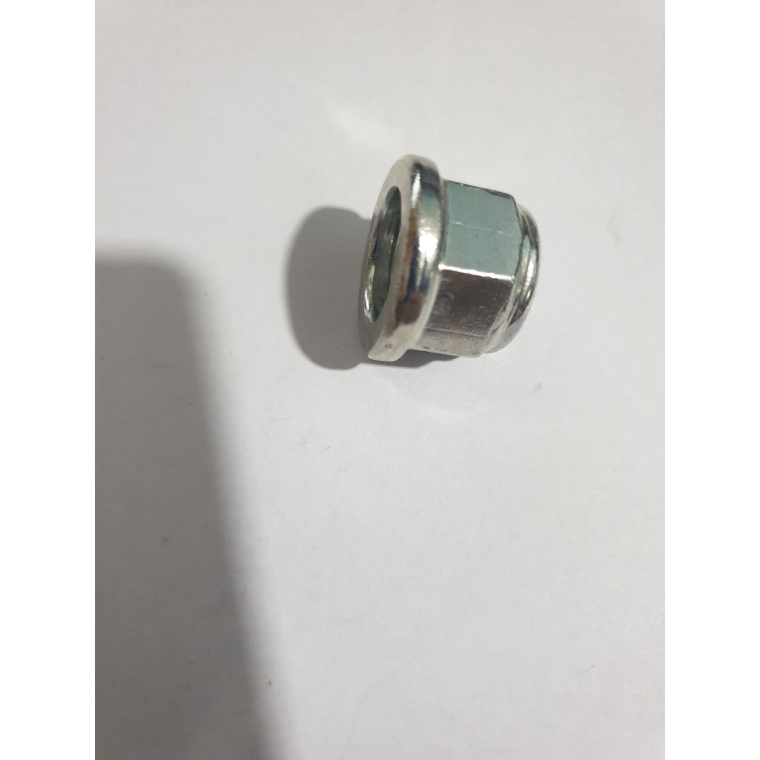 Ốc gắn đầu bò máy cắt cỏ hu 143/541