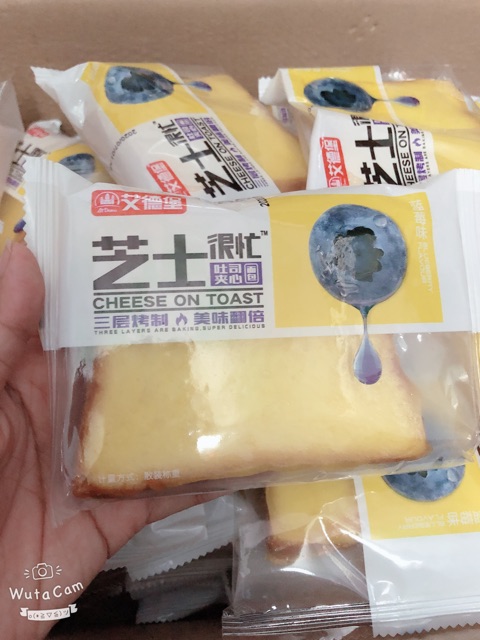 Bánh Sandwich Dâu tây 1 cái