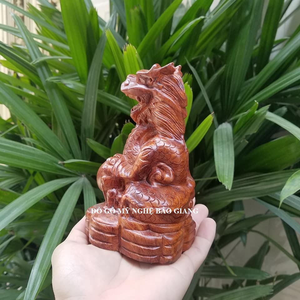 Tượng con rồng gỗ hương