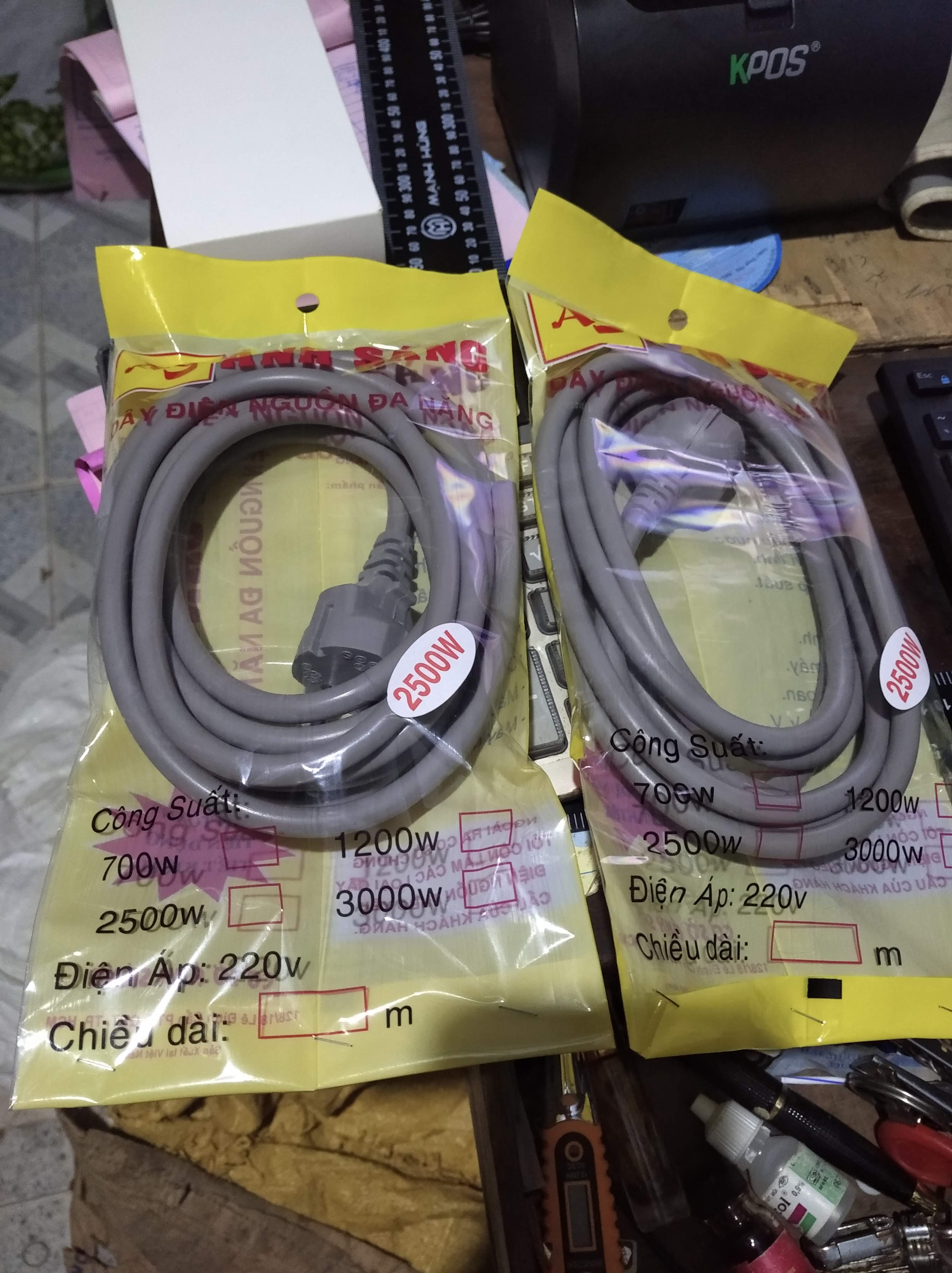 dây nguồn xám 3m công suất 2500w