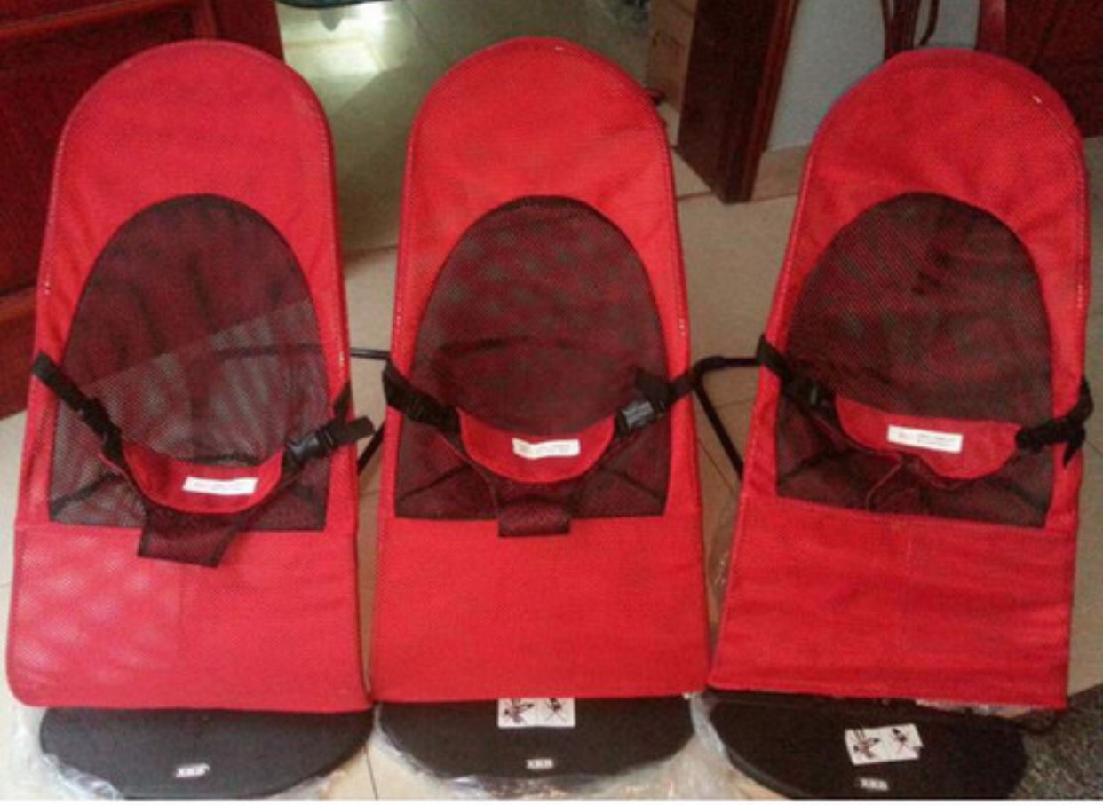 GHẾ RUNg CHO BÉ CÓ ĐỒ CHƠI