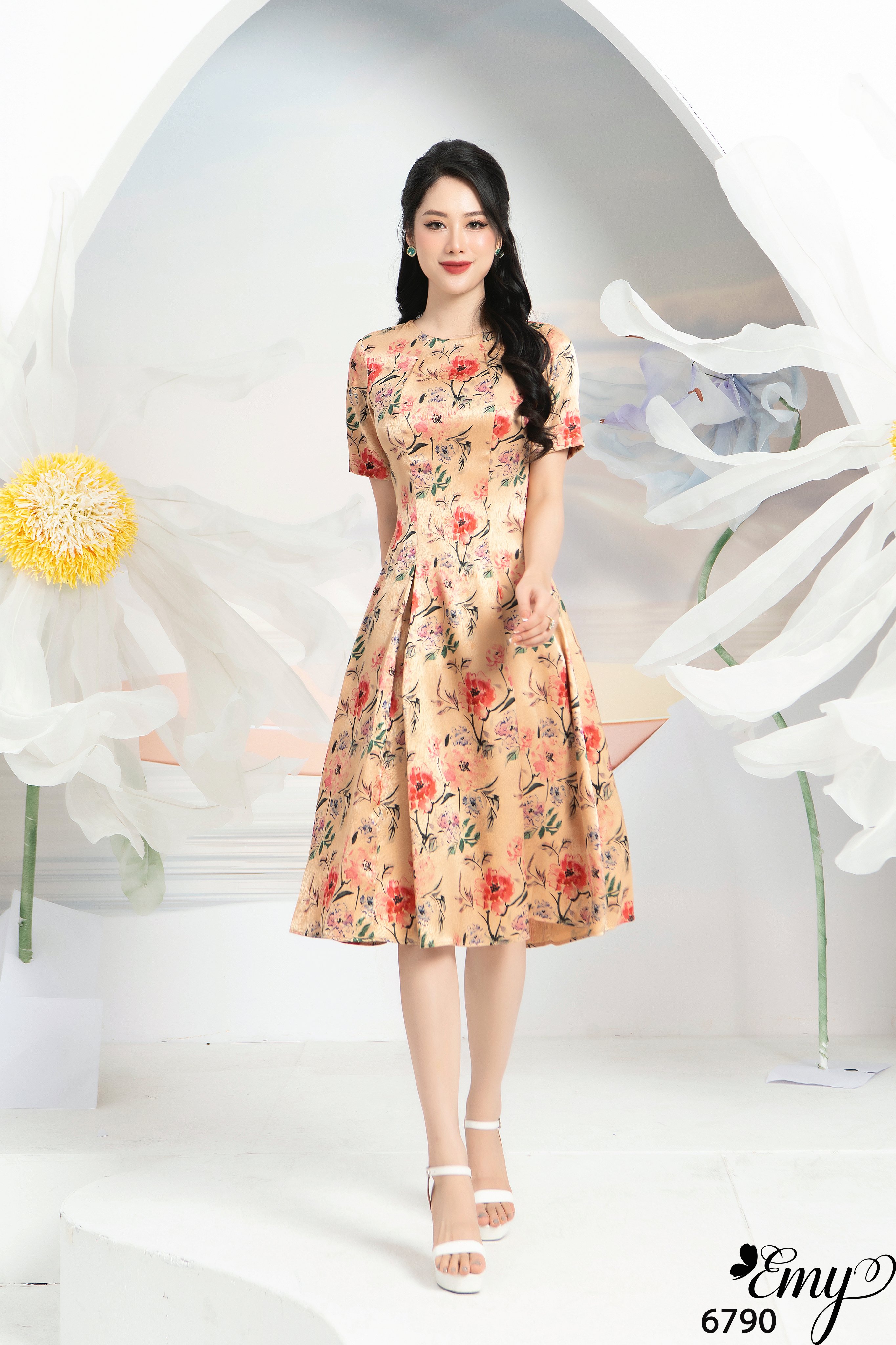 Đầm EMY EM6790 Xoè Cổ Tròn Lụa Vân