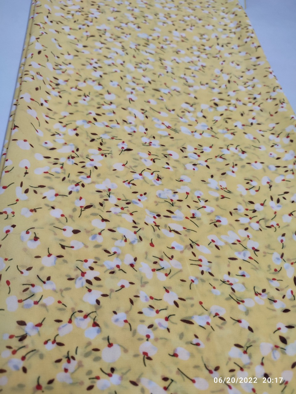 2m voan hàn chính phẩm, hoạ tiết hoa nhí trải đều khổ vải - may áo dài, áo đầm, áo kiểu