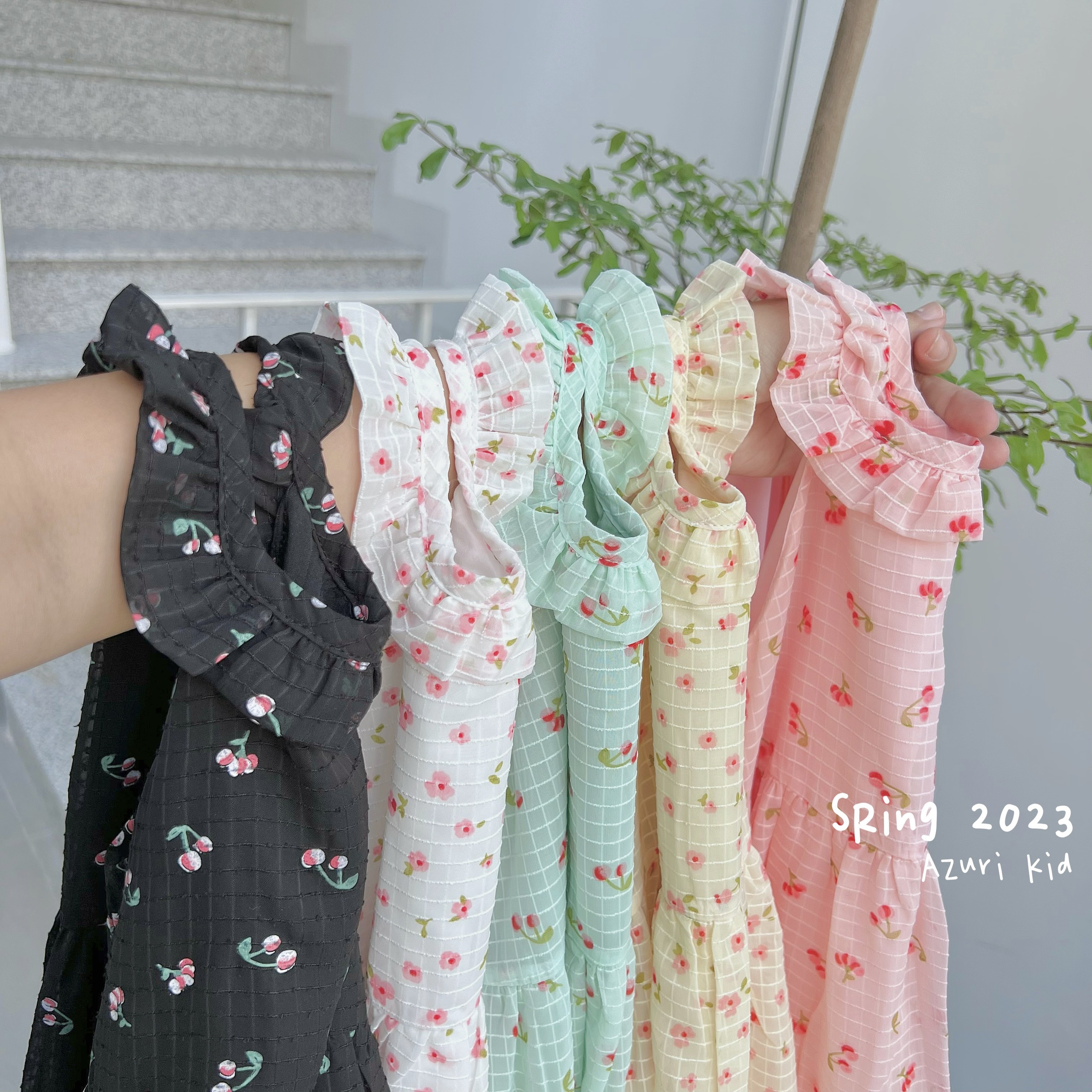 [NEW ARRIVAL] ĐẦM BÉ GÁI MAXI CỔ YẾM VOAL Ô