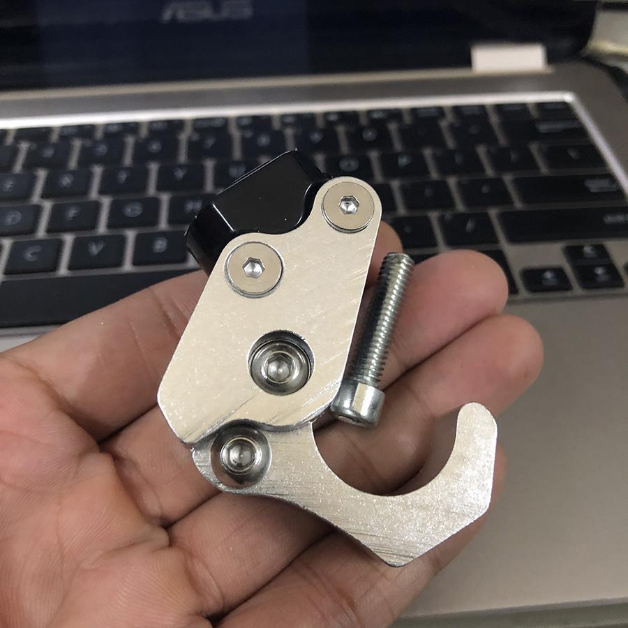 [HCM]Móc Treo Đồ Biker Gắn Xe Máy [ Màu Bạc ]