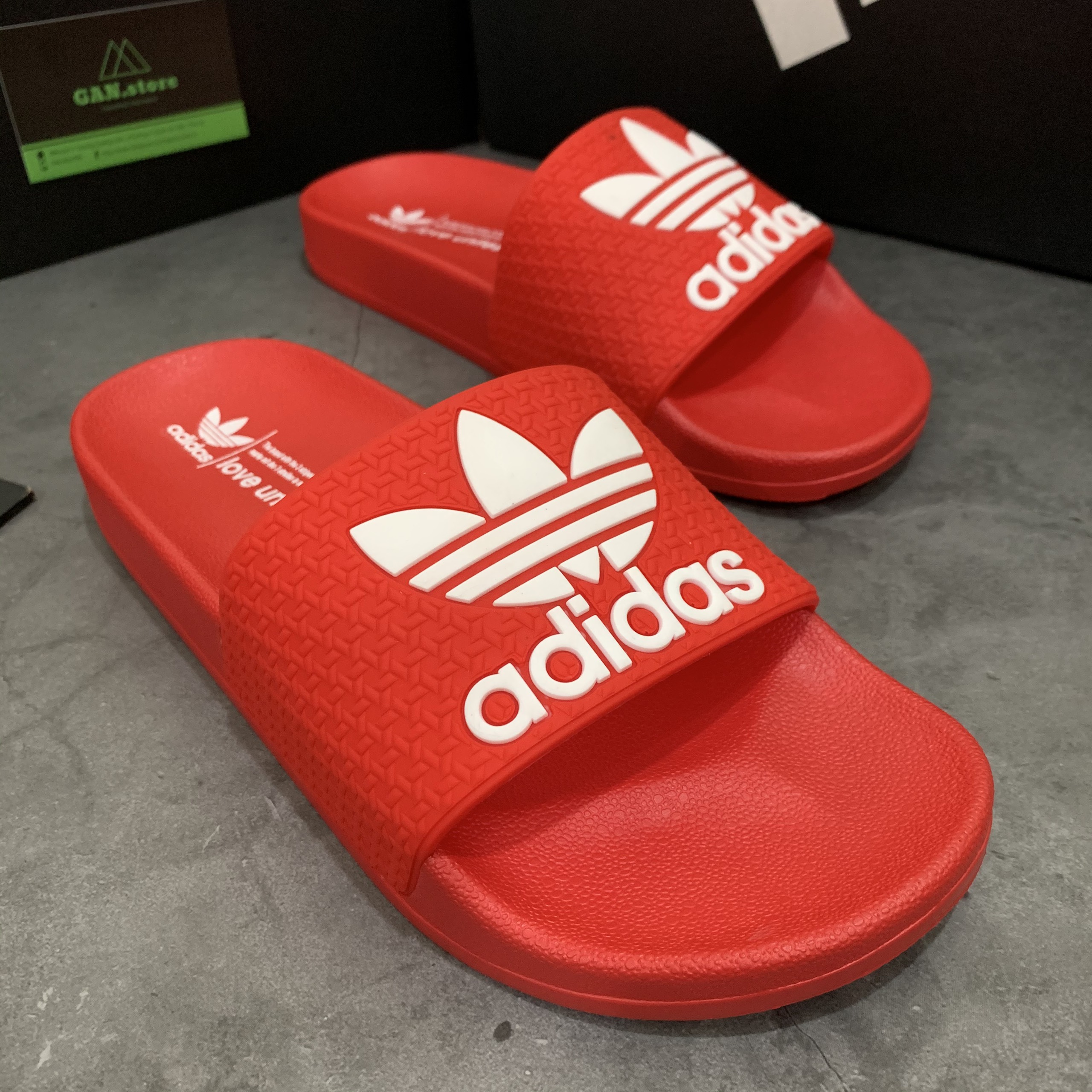 [HCM]DÉP ADIDAS ĐỎ ADILETTE BÁNH MÌ - DÉP FULL BOX HCM