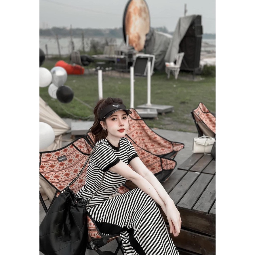 Set kẻ ngang chân váy bút chì siêu cá tính