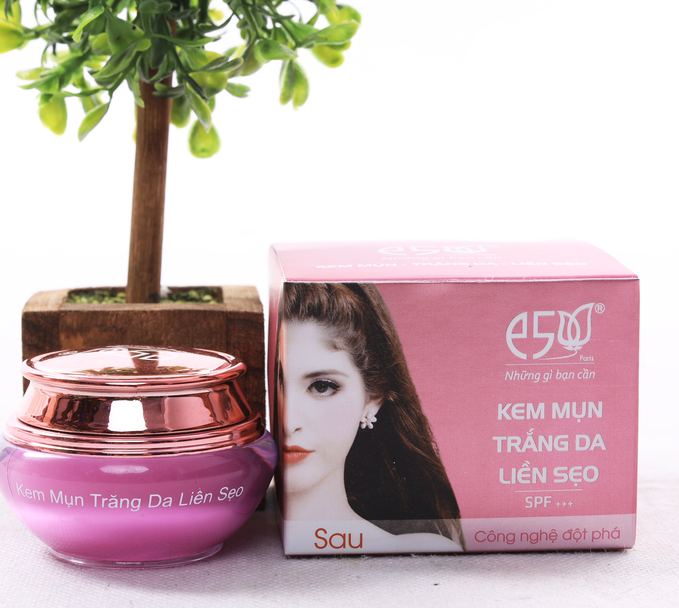 Kem Mụn Trắng Da Liền Sẹo 18g  E5