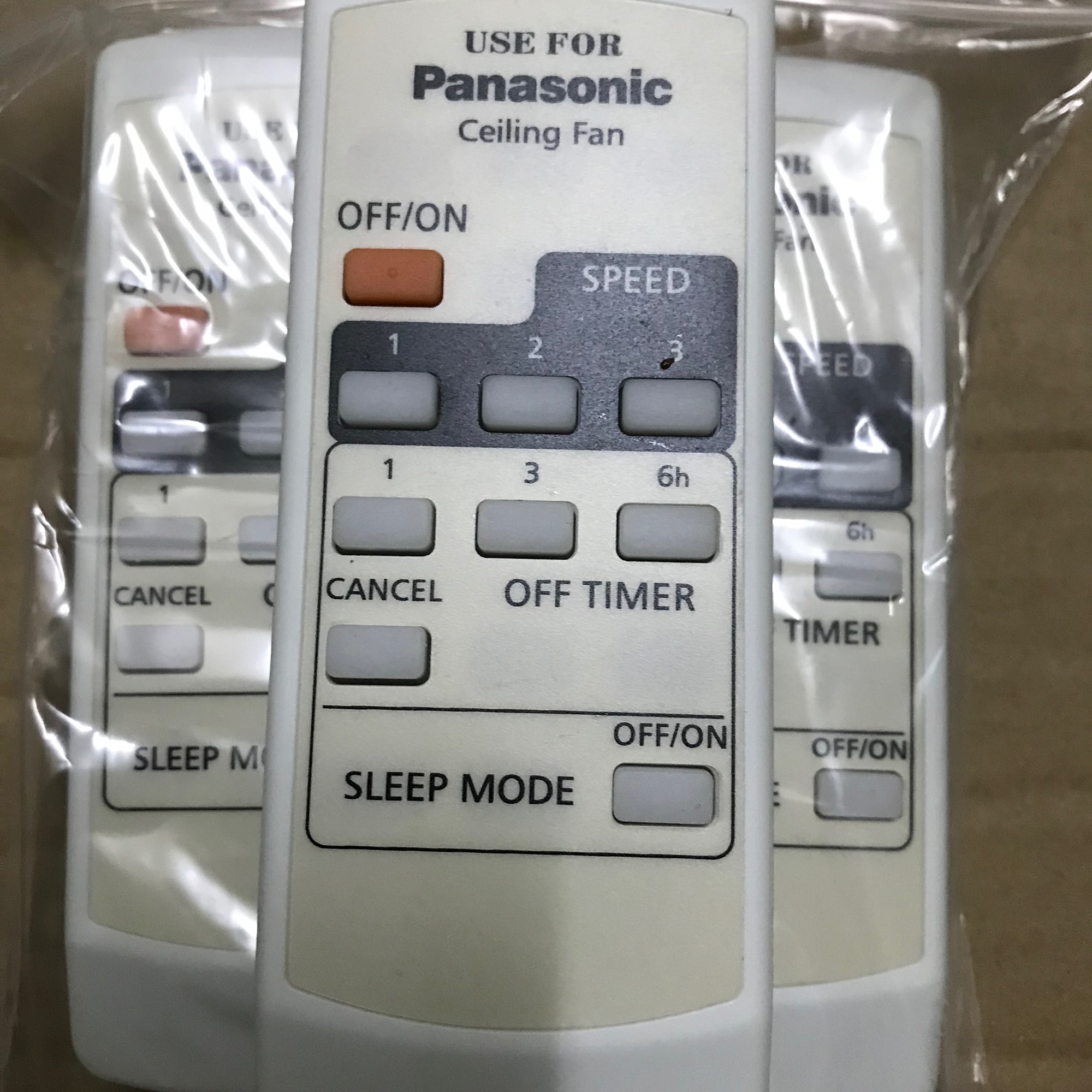 Điều khiển quạt trần Panasonic 4 cánh