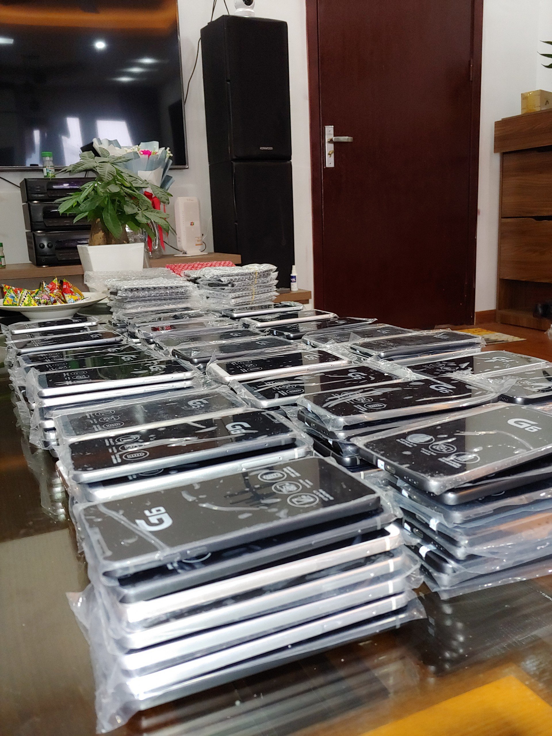 Điện thoại LG G6 fullbox đầy đủ phụ kiện