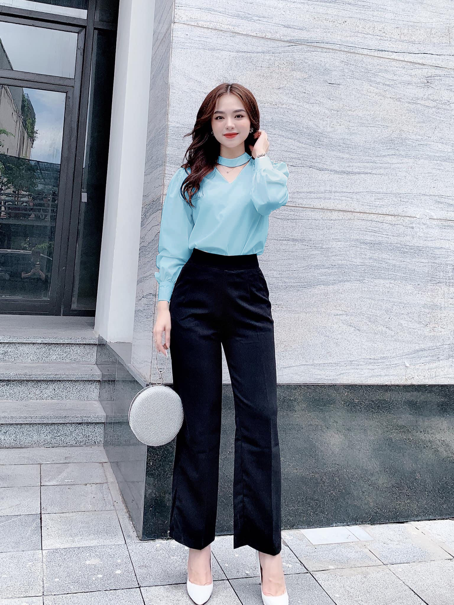 Áo Cổ Cách Điệu Vai Cườm