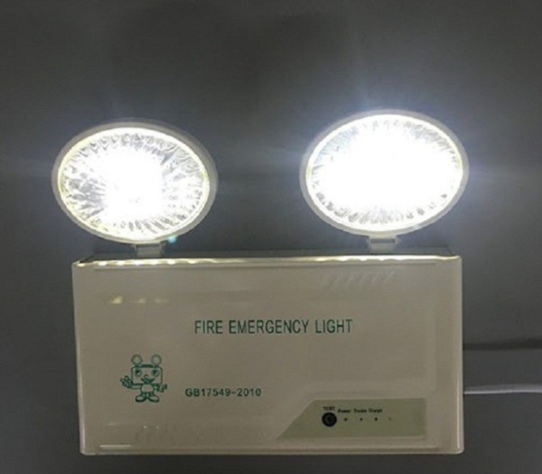 Đèn led mắt mèo chiếu sáng thoát hiểm sự cố khẩn cấp