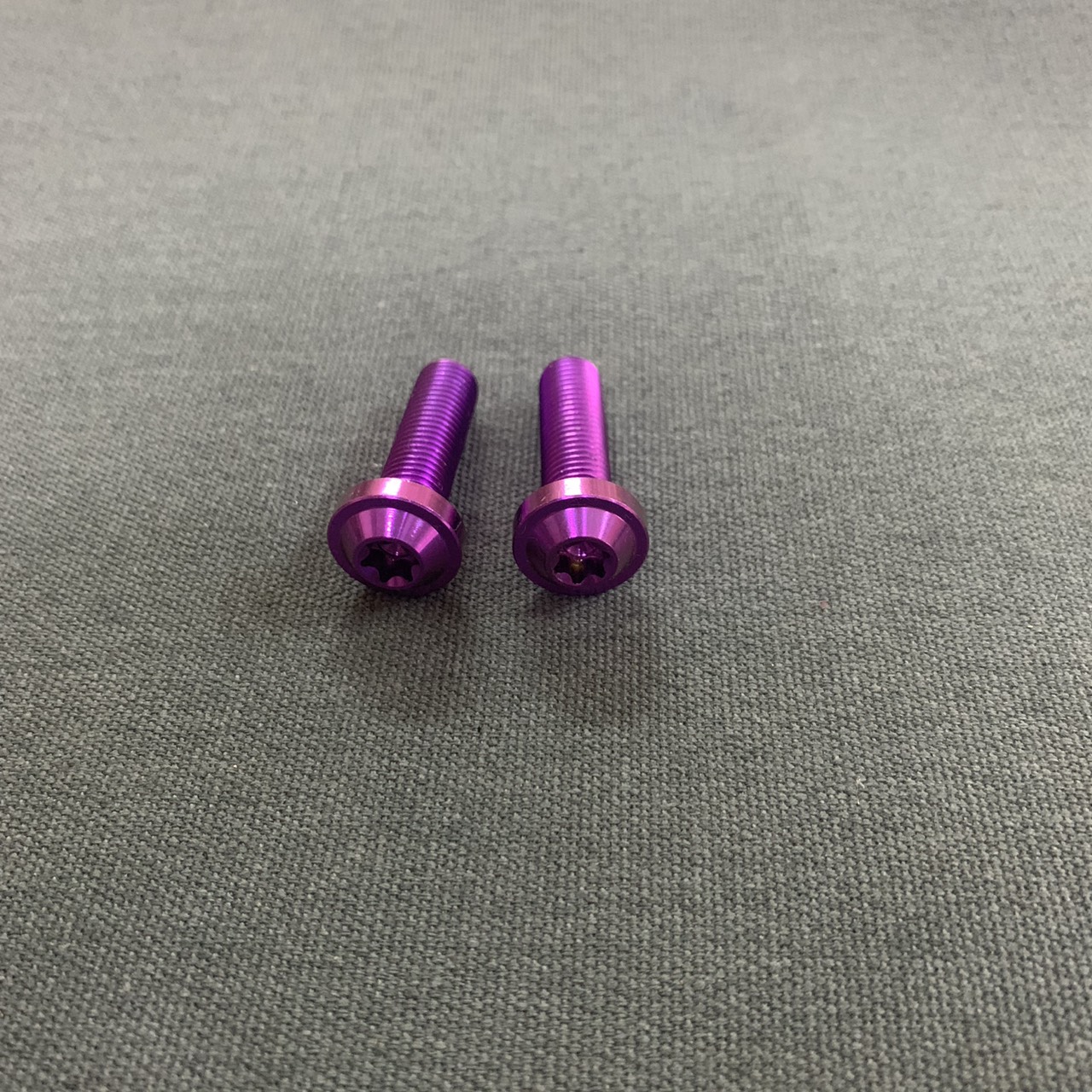 Ốc 8 li dù titan gr5