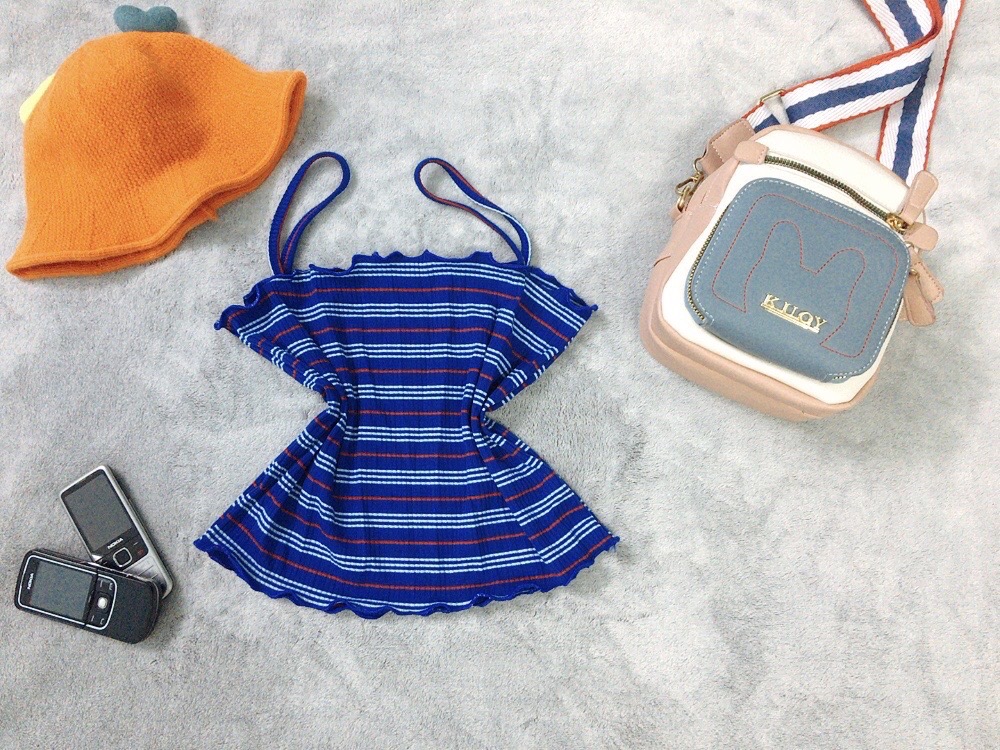 áo croptop 2 dây kẻ sọc cuốn biên cá tính