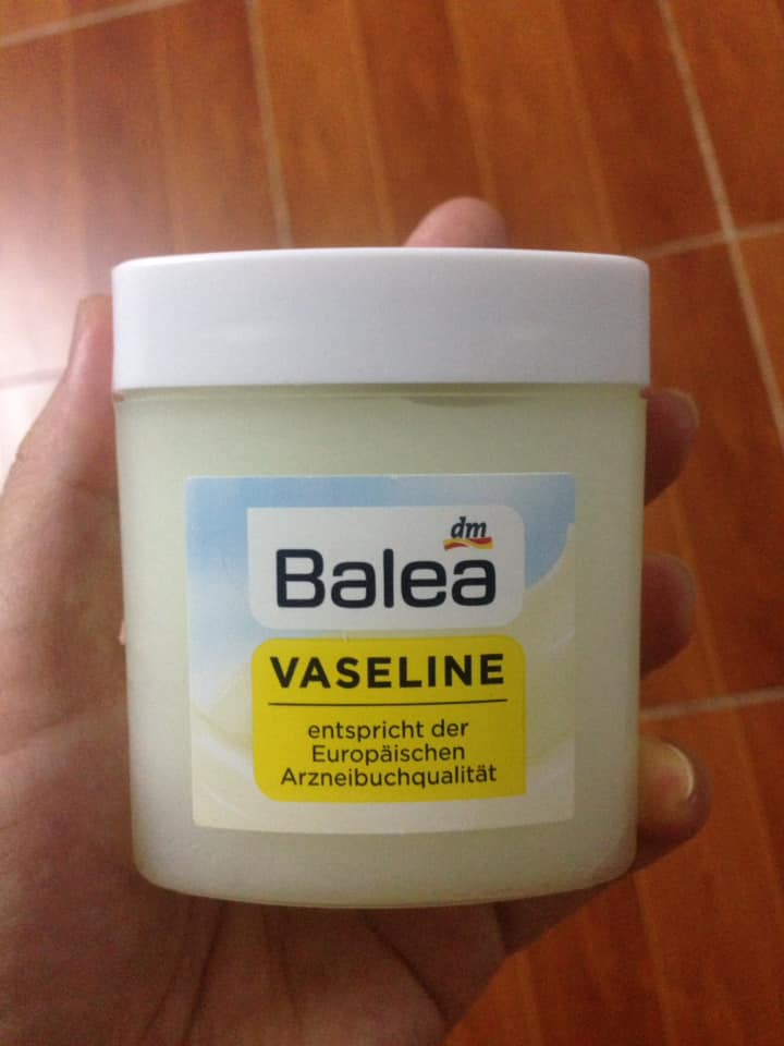 Kem nẻ Vaselin Balea xách tay Đức