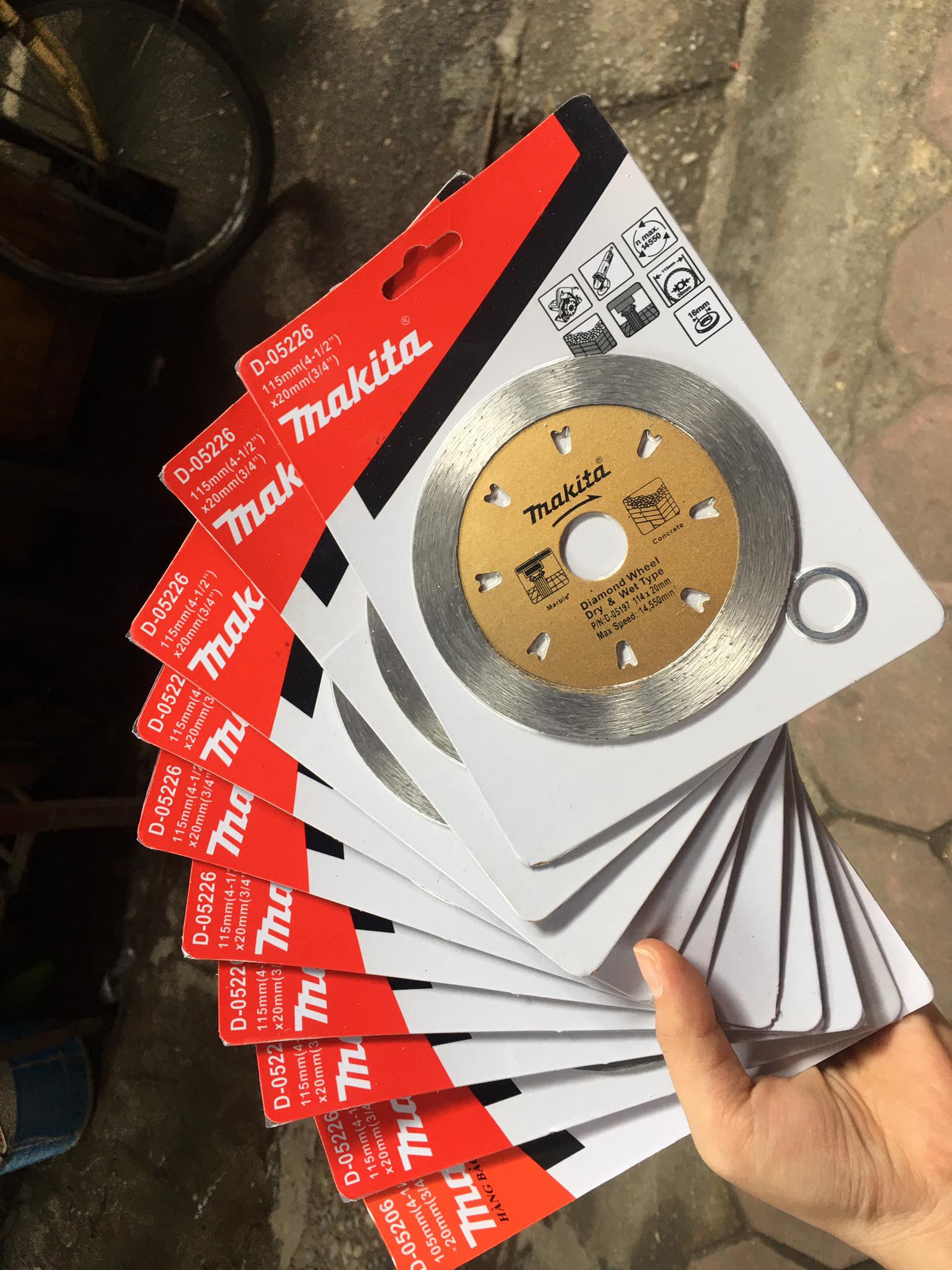 1 hộp 10 lưỡi cắt gạch