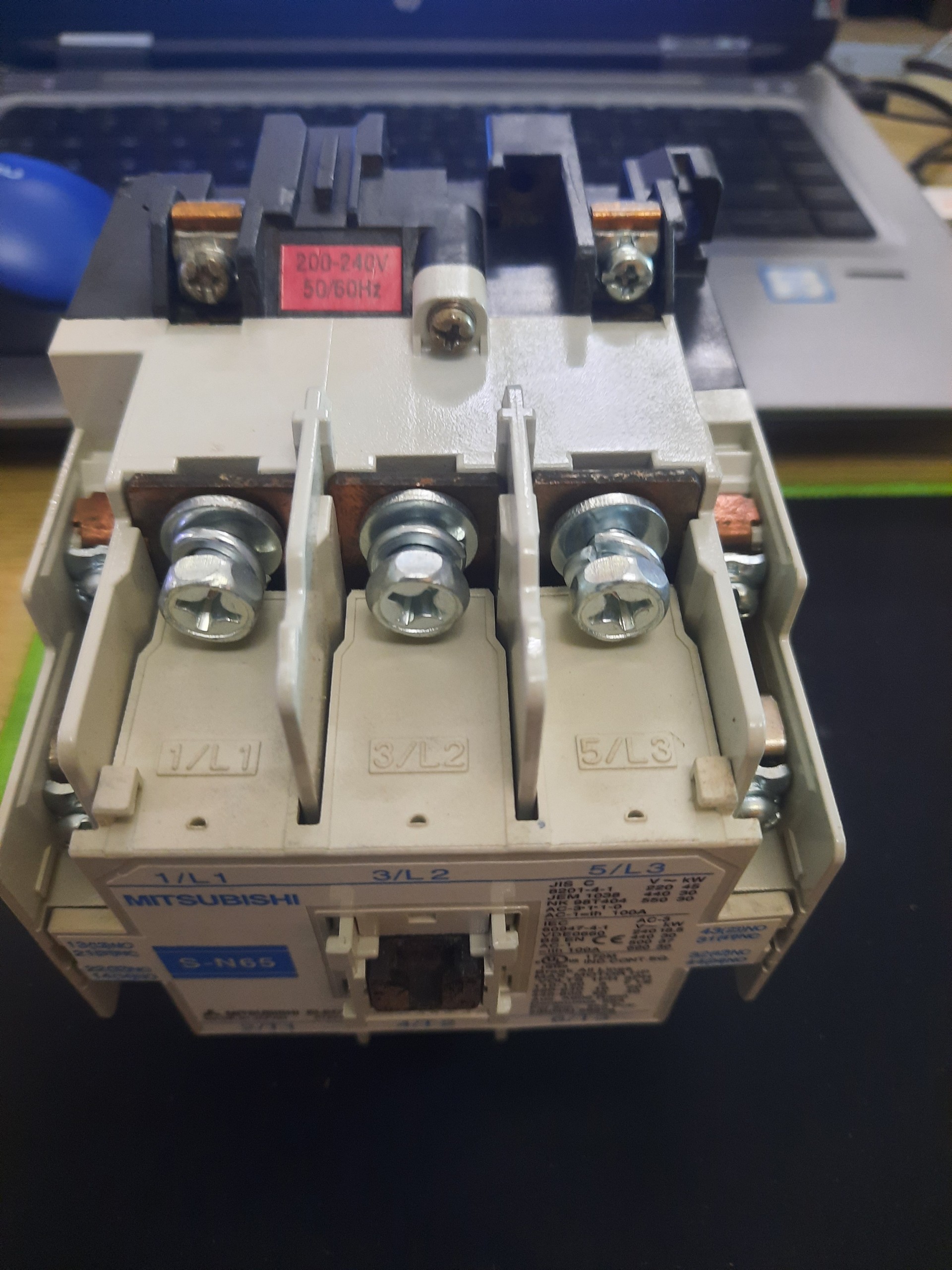 KHỞI ĐỘNG TỪ MITSIBISHI Fuji 65A