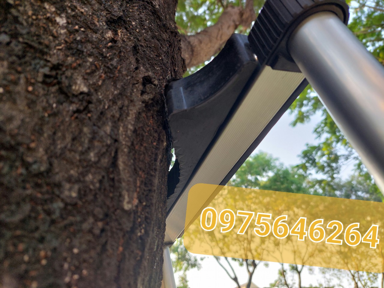 Ốp chống trượt thang nhôm rút đơn
