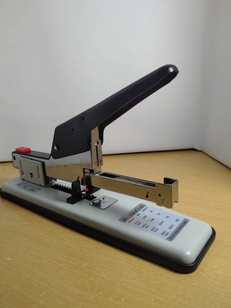 DẬP GHIM CỠ LỚN (100 TỜ) STACOM C103