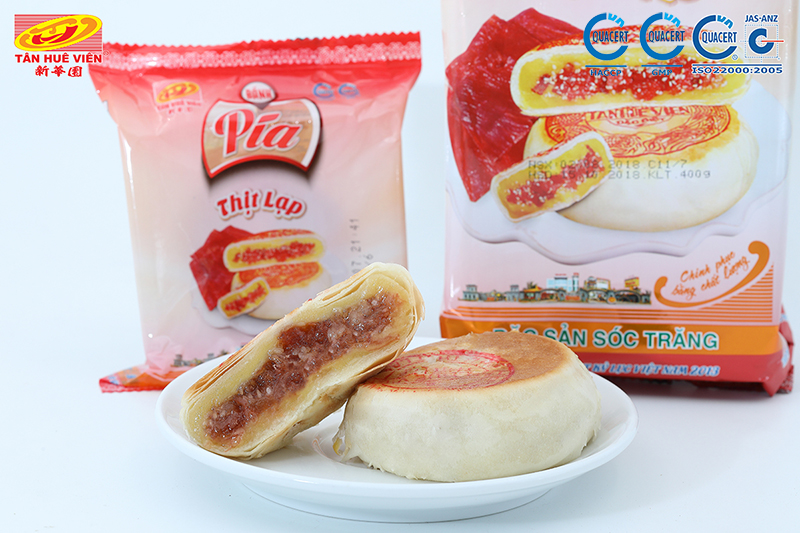Bánh pía nhân thịt lạp Tân Huê Viên