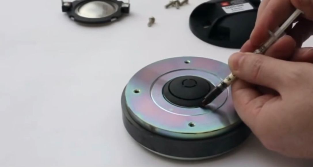 Dầu làm mát coil loa của Nhật