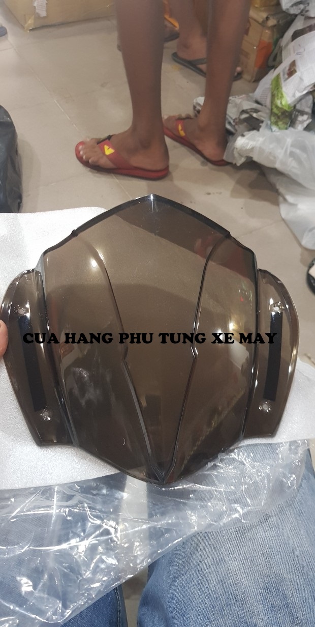 Kính chắn gió SH 2020 màu khói lớn