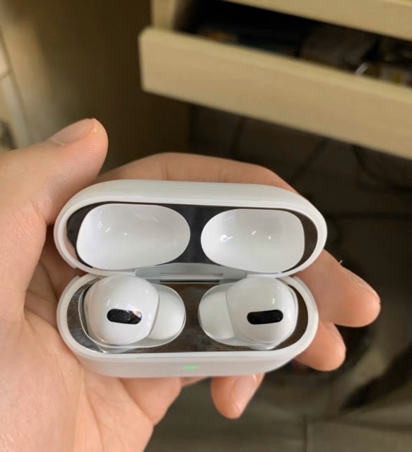 Miếng dán chống bẩn Airpods pro/1/2- ĐẸP